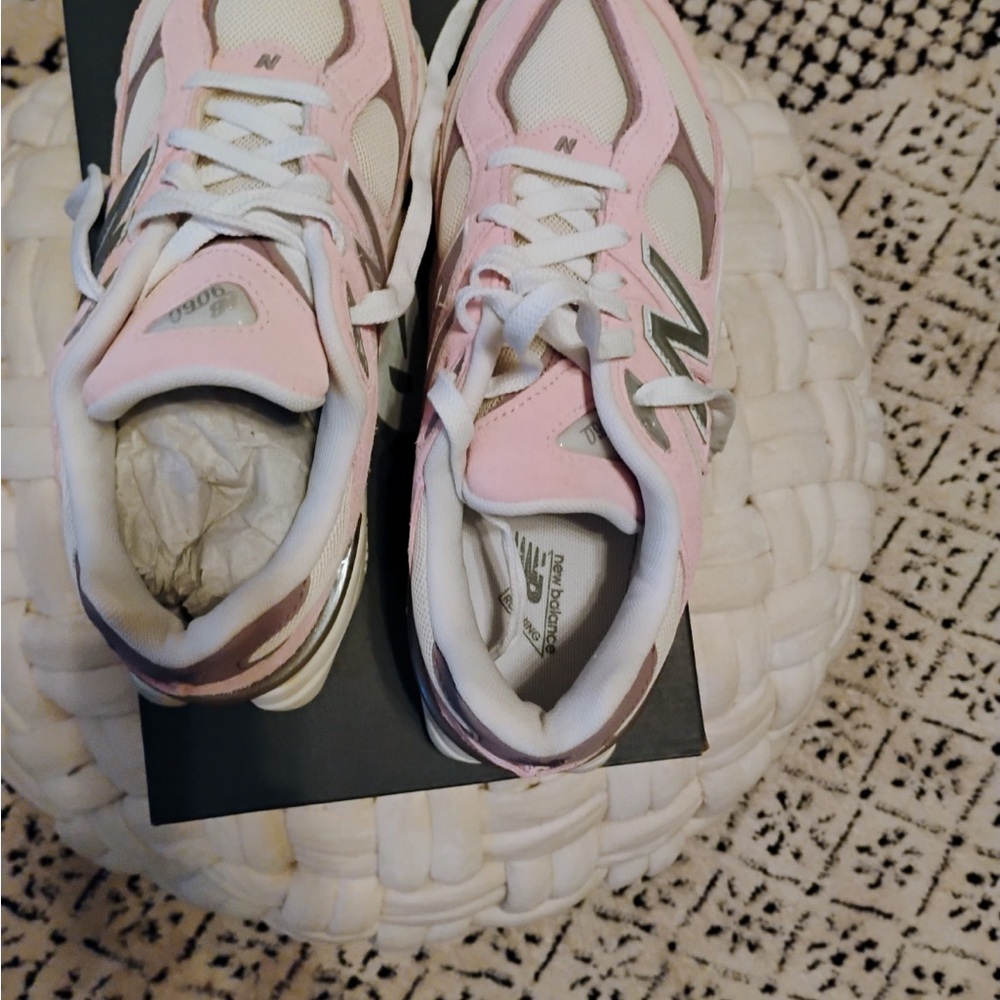 New Balance Kid’s Pink and White Sneakers 9060. Kids 7 = Womens 9